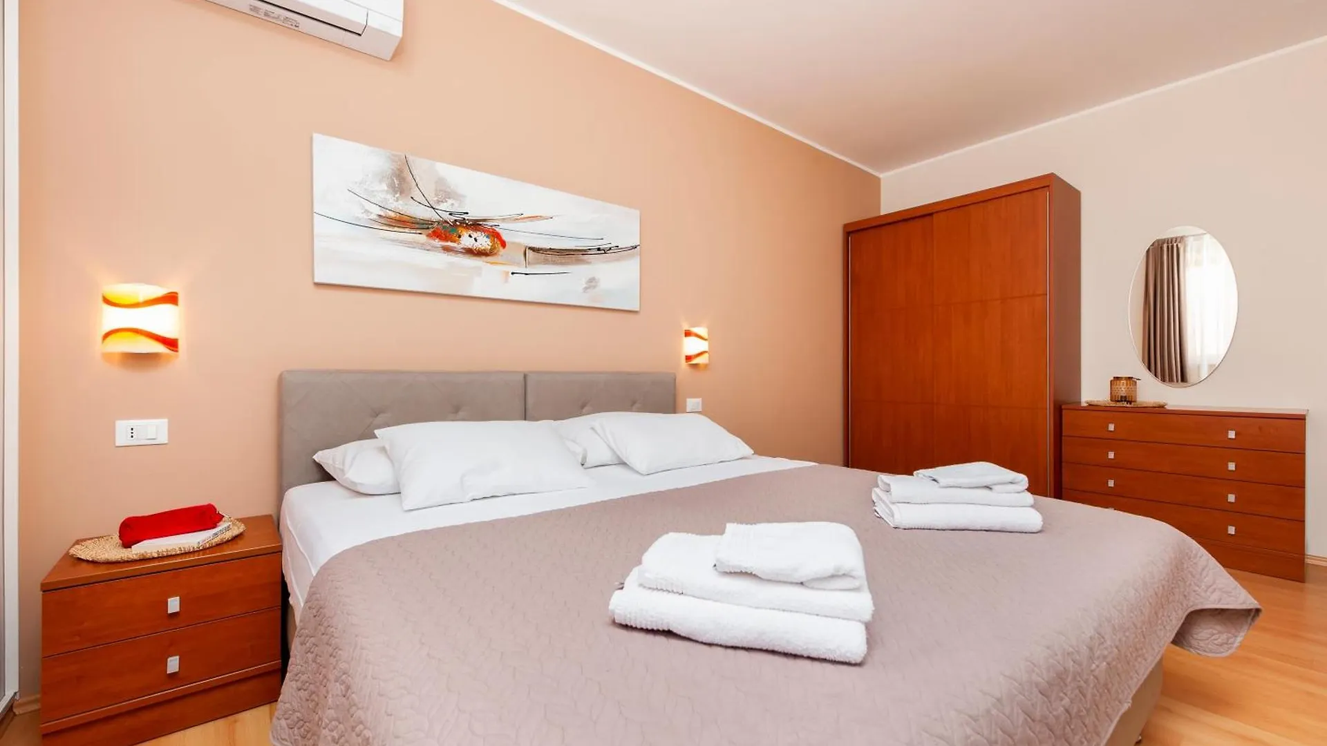 רוביני Apartments Martina