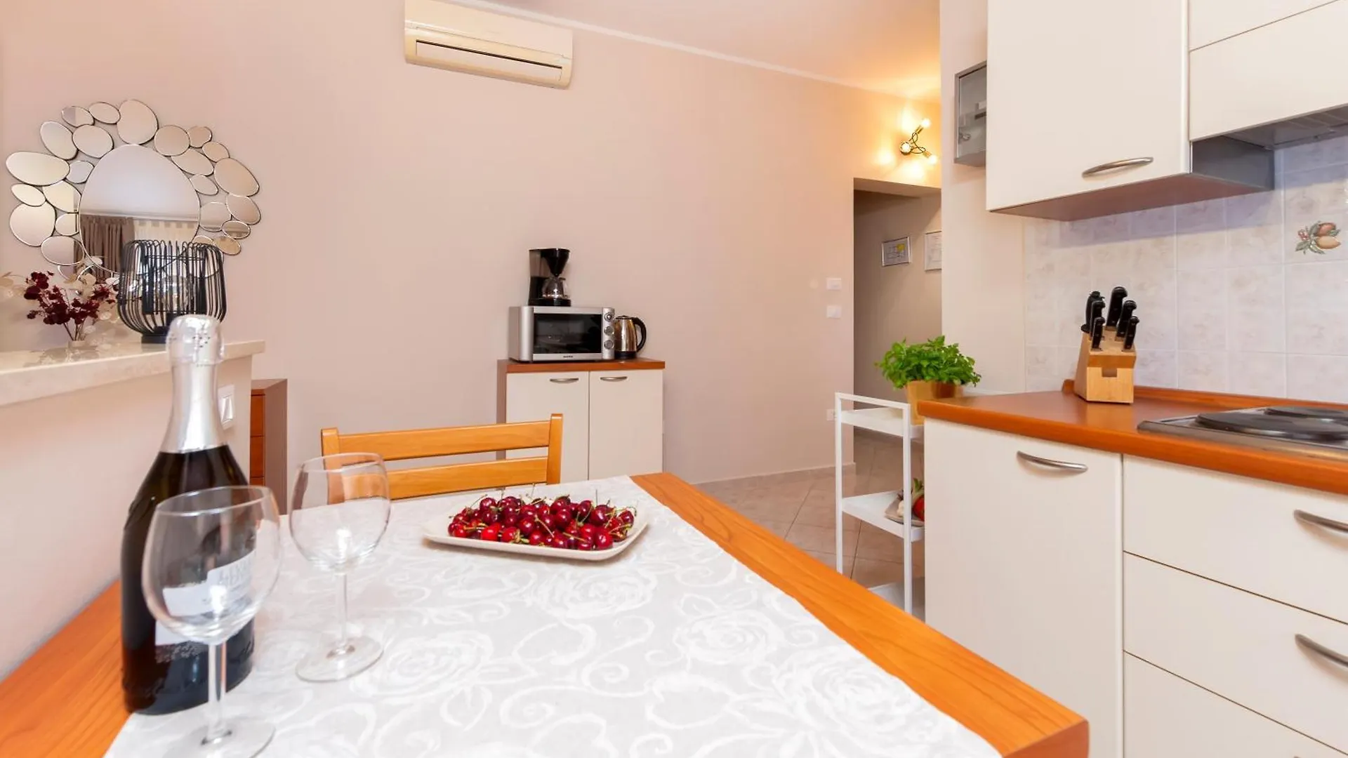 רוביני Apartments Martina