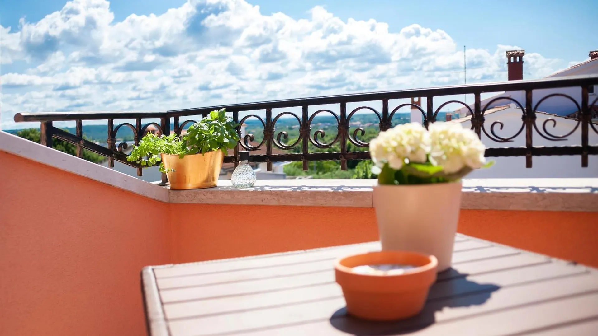 רוביני Apartments Martina